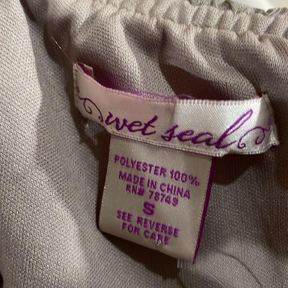 Wet Seal Strapless Mini Dress. Junior Size Small. Platinum - Picture 3 of 4